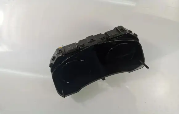 Toyota Avensis T270 Speedometer (instrument cluster) 8380005L20