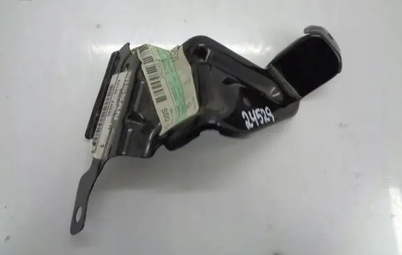 Nissan Navara D40 Fender mounting bracket 63145EA530