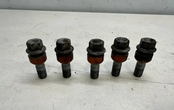 Porsche Cayenne (92A) Nuts/bolts WHT004676