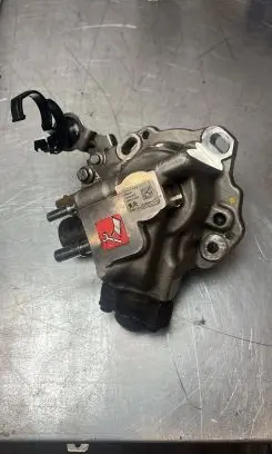 Peugeot Expert Fuel injection high pressure pump 28384347 9674984480