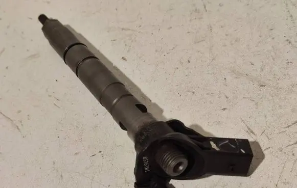 Audi A4 S4 B7 8E 8H Fuel injector 059130277S 0445115024