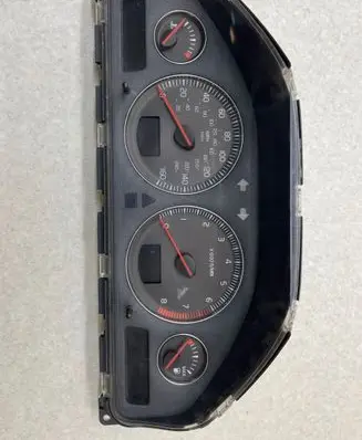 Volvo V70 Speedometer (instrument cluster) 30682278 8602884 69594250T