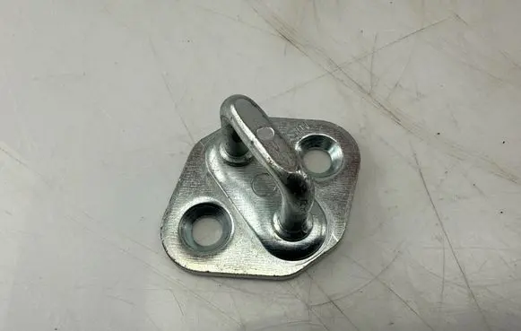 Toyota C-HR I Front door lock loop/hook striker AISIN