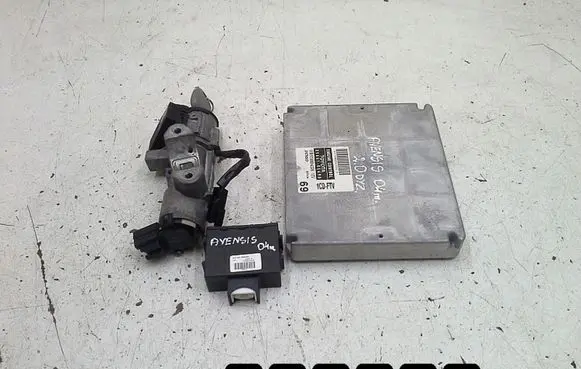 Toyota Avensis T250 Engine control unit/module 8966105690
