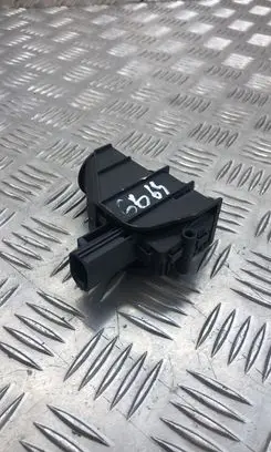 Fuel tank cap lock