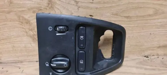 Volvo XC90 Light switch 8685450