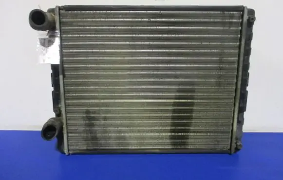 Volkswagen Polo III 6N 6N2 6NF Coolant radiator