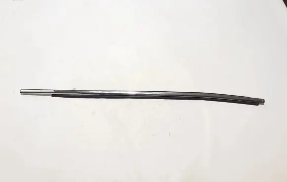 Toyota Hilux (AN120, AN130) Front door glass trim molding 682100K070