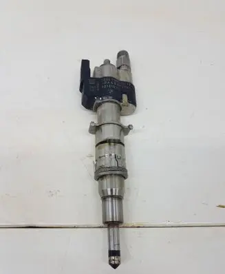 BMW 7 F01 F02 F03 F04 Fuel injector 7585261 10181010 GF3596