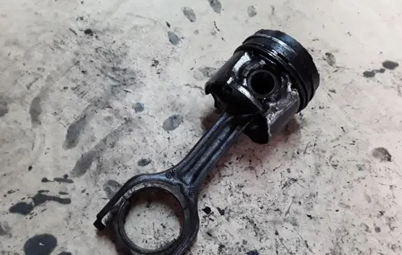 Citroen C3 Picasso Piston with connecting rod 619