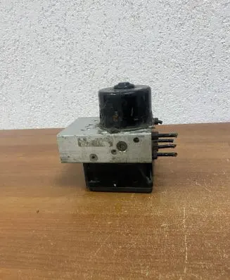 Volkswagen Golf IV ABS Pump 1J0907379 E492