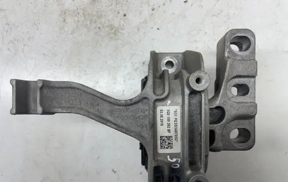 Skoda Superb B8 (3V) Engine mount bracket 5Q0199262BF