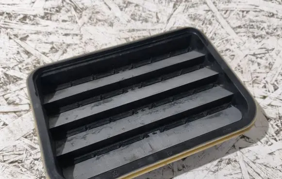 Porsche Cayenne (92A) Quarter panel pressure vent 7PP819181A