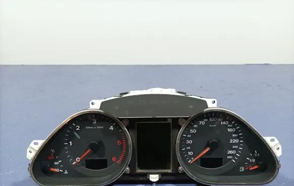 Audi A6 Allroad C6 Speedometer (instrument cluster) 4F0920932D