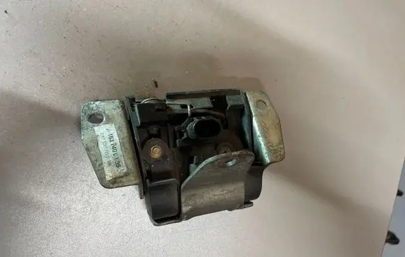 Mercedes-Benz ML W163 Tailgate/trunk/boot lock/catch/latch A1637400235