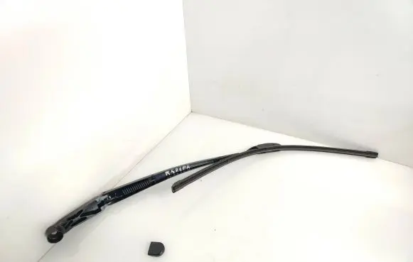Toyota RAV 4 (XA40) Front wiper blade arm