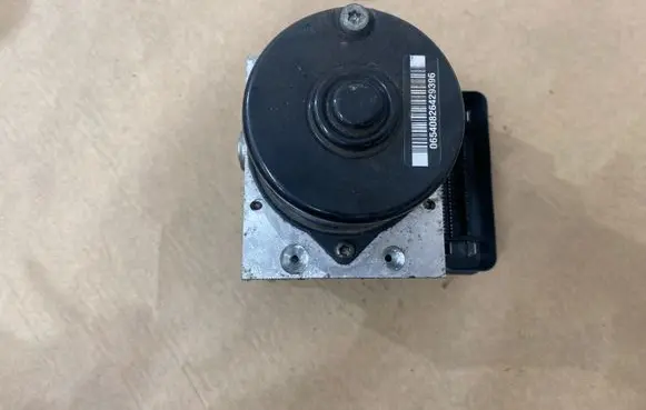 Volvo C70 ABS Pump 31274907 31274908 4N512C405GC