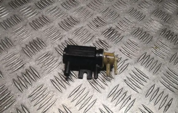 Mercedes-Benz E W212 Turbo solenoid valve 0091533128 A0091533128