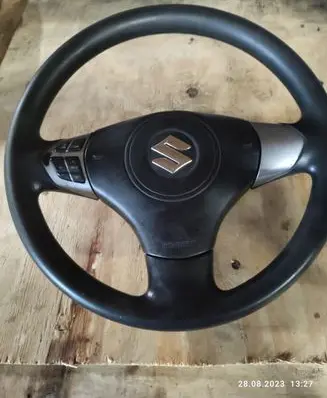 Suzuki Grand Vitara II Steering wheel