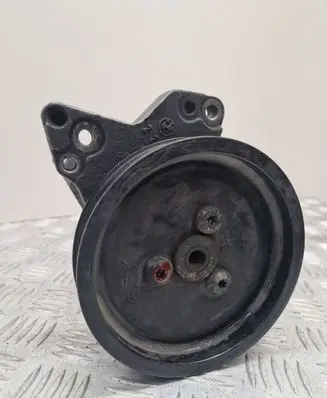 BMW 5 E60 E61 Power steering pump 7787106