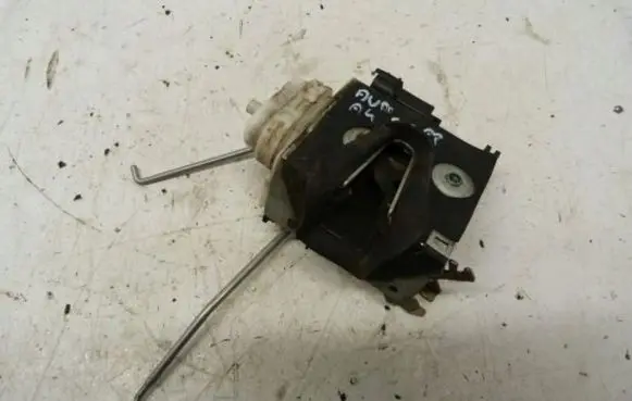 Audi A4 S4 B5 8D Front door lock