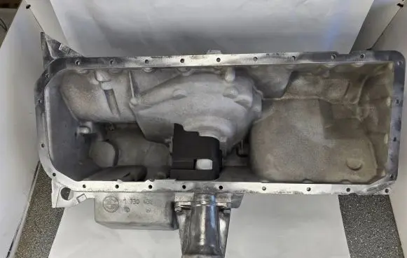 BMW 5 E34 Oil sump 1730432 11131730535