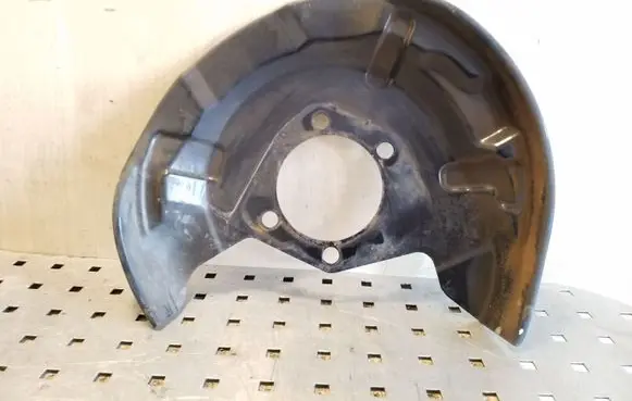 Nissan X-Trail T32 Rear brake disc plate dust cover 