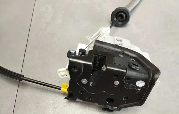 Audi A5 Sportback 8TA Rear door lock 8K0839016H
