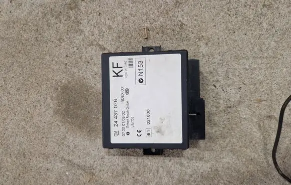 Volkswagen PASSAT B6 Comfort/convenience module 24437076 F005V00155 021838