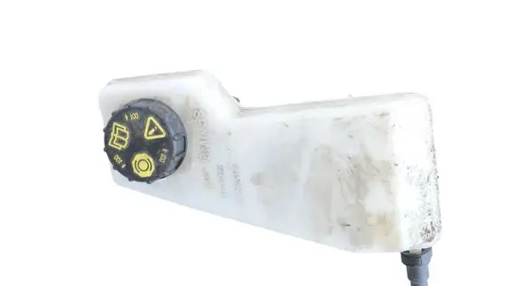 Brake fluid reservoir