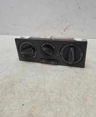Volkswagen Golf IV Climate control unit