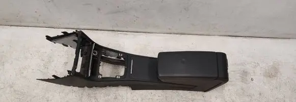 Volkswagen PASSAT B6 Center console 