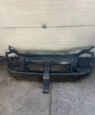 Opel Vivaro Radiator support slam panel