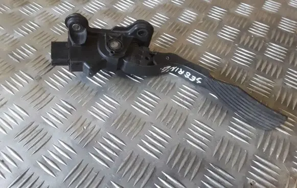Chrysler Sebring (JS) Accelerator throttle pedal 04891586AB 46821185562