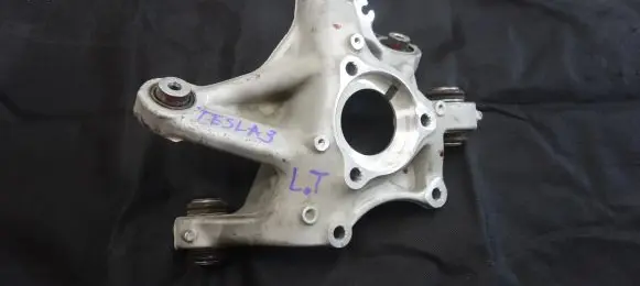 Tesla Model 3 Rear wheel hub spindle/knuckle 104441100G 220142A31880