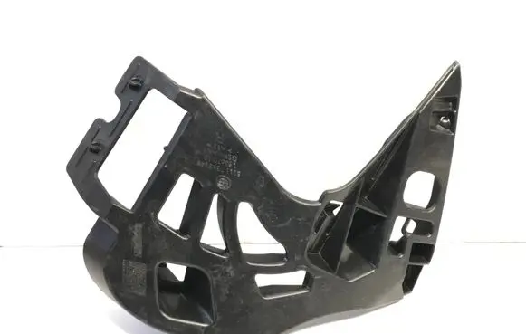 BMW 5 G30 G31 G38 Front bumper mounting bracket 7385348
