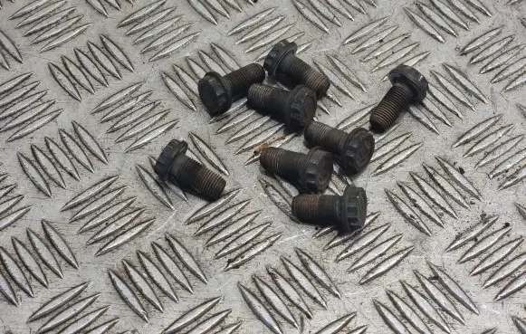 KIA Sorento Flywheel bolts 