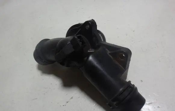 BMW 3 E46 Thermostat housing
