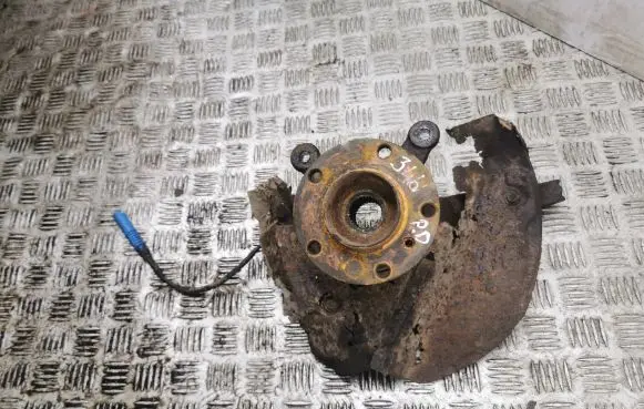BMW X5 E53 Front wheel hub
