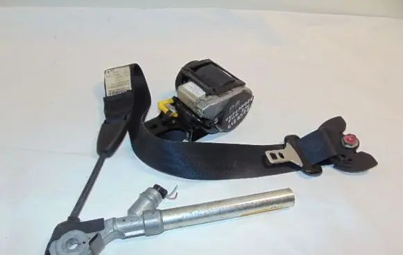 Mitsubishi Outlander Front seatbelt 7000B674XB 6066746