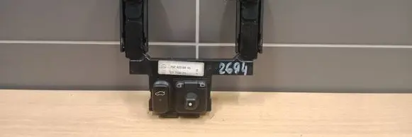 Mercedes-Benz C W202 Electric window control switch 2028209810 03750021
