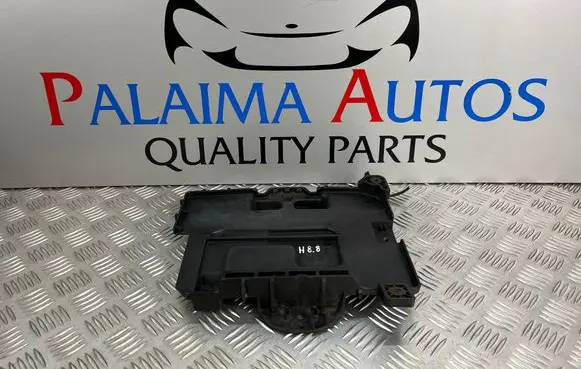 Hyundai i30 Battery tray 37150A5000