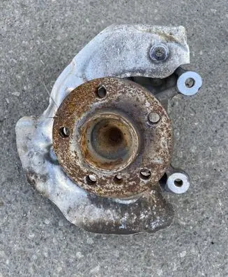 BMW i3 Front wheel hub 6852159 31216852159