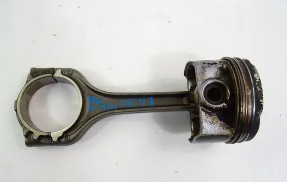 Volkswagen Golf VIII Piston with connecting rod