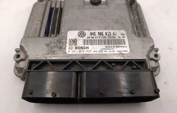 Skoda Fabia Mk2 (5J) Engine control unit/module 045906013AJ 045906013AF 0281016625