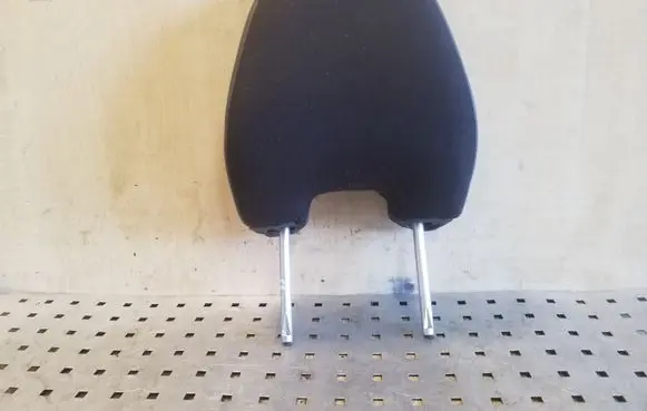 Volvo S60 Front seat headrest 