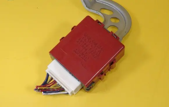 Toyota Yaris Door central lock control unit/module 85980-52220 8598052220 051500-3960
