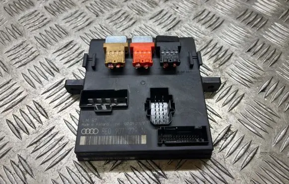 Audi A4 S4 B7 8E 8H Comfort/convenience module 8E0907279N