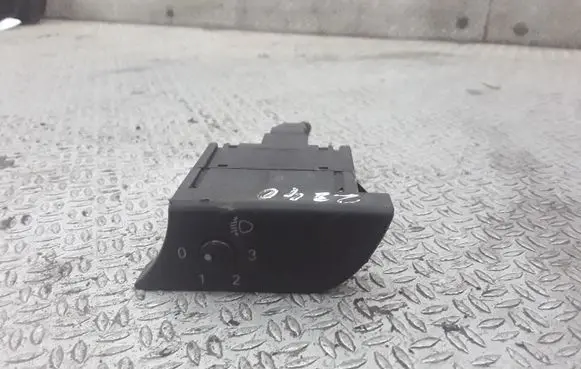 Audi A4 S4 B7 8E 8H Headlight level height control switch 8E1919094