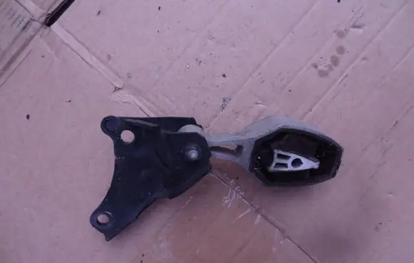 Citroen C3 Engine mount vacuum valve 9653634080